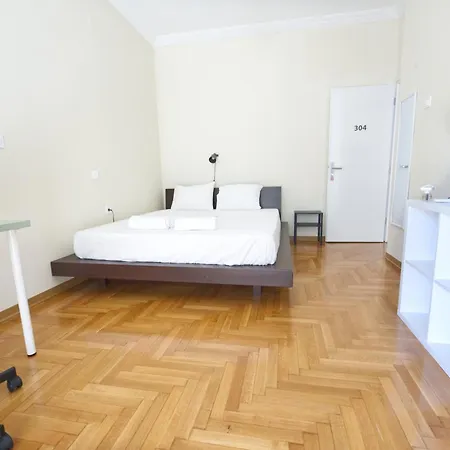 Huge N Happy Apartment Thessaloniki